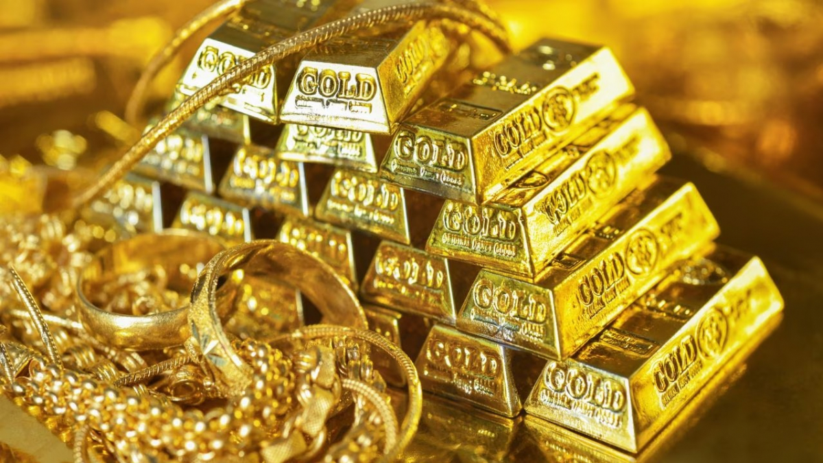 gold prices drop, US trade deal, AI optimism, safe haven demand, gold market trends, gold investment outlook, dollar strength impact, bond yields and gold, AI-driven growth, gold price forecast