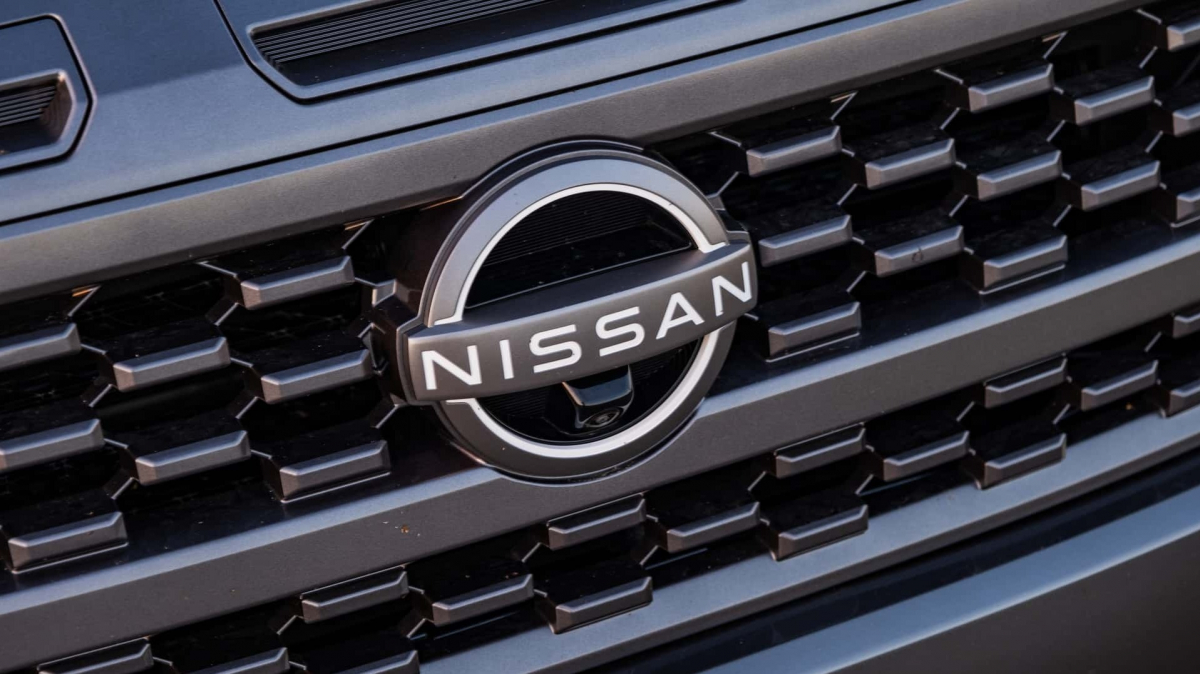 Mercedes-Benz Pension Trust, Nissan Motor stake sale, Mercedes-Benz Nissan investment, $346 million Nissan stake, Mercedes-Benz divestment, automotive industry investment, pension fund portfolio strategy, global carmakers financial strategy, Nissan electric vehicle plans, Mercedes-Benz future investments