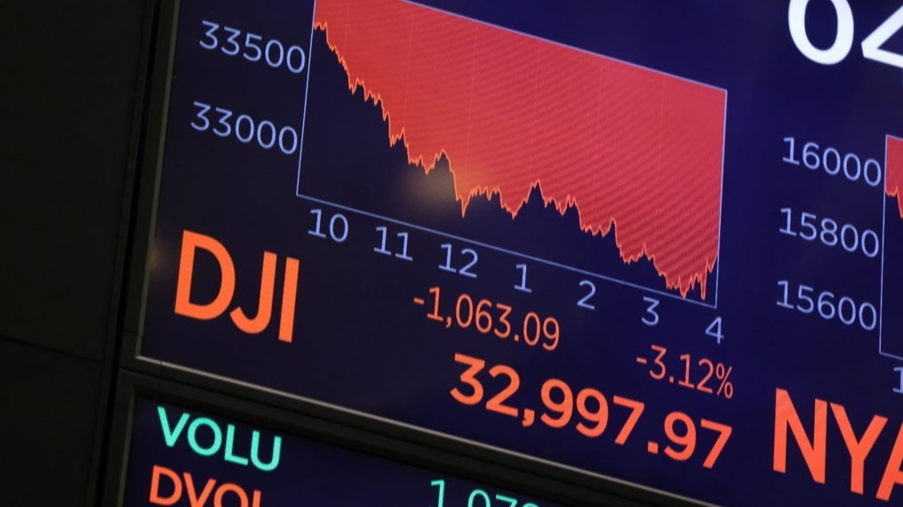 US Stock Futures, Rate Cut Optimism, Federal Reserve, Nasdaq 100, S&amp;P 500, Technology Sector, Artificial Intelligence, Market Resilience, Government Shutdown, Monetary Policy