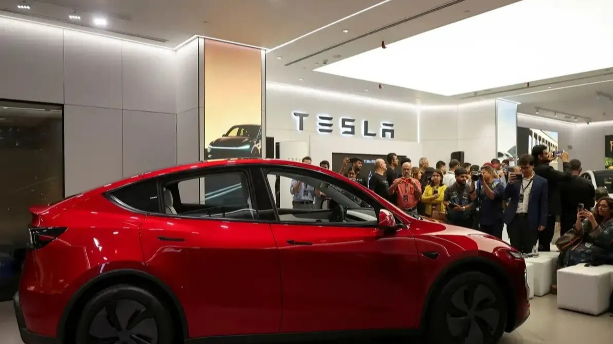 US Stock Futures, Tesla Announcement, Government Shutdown, Artificial Intelligence, Model Y, Dell Technologies, Constellation Brands, Interest Rates, Federal Reserve, AMD