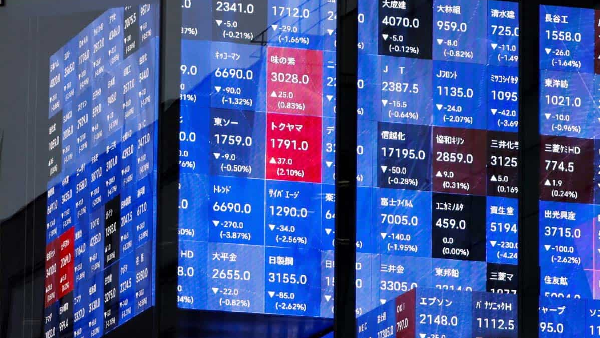 Asia stocks, US Federal Reserve, interest rate cut, December meeting, market rebound, China stock market,divergent performance of Asian stock markets driven by US monetary policy decisions, impact of Federal Reserve interest rate path on Asian equities, comparison of US monetary tightening versus localized sector-specific risks in Asia, how industry disruption in China Japan and India affects stock market divergence