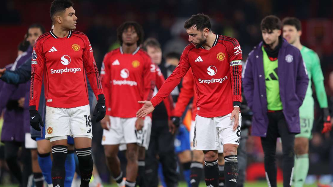 Gary Neville Manchester United verdict, Jamie Carragher analysis United, Manchester United vs Bournemouth draw, 4 4 draw Manchester United reaction, Neville Carragher football opinion, Manchester United defensive problems, Premier League chaotic draw, Manchester United performance review, pundit reaction United match, Bournemouth vs Manchester United highlights