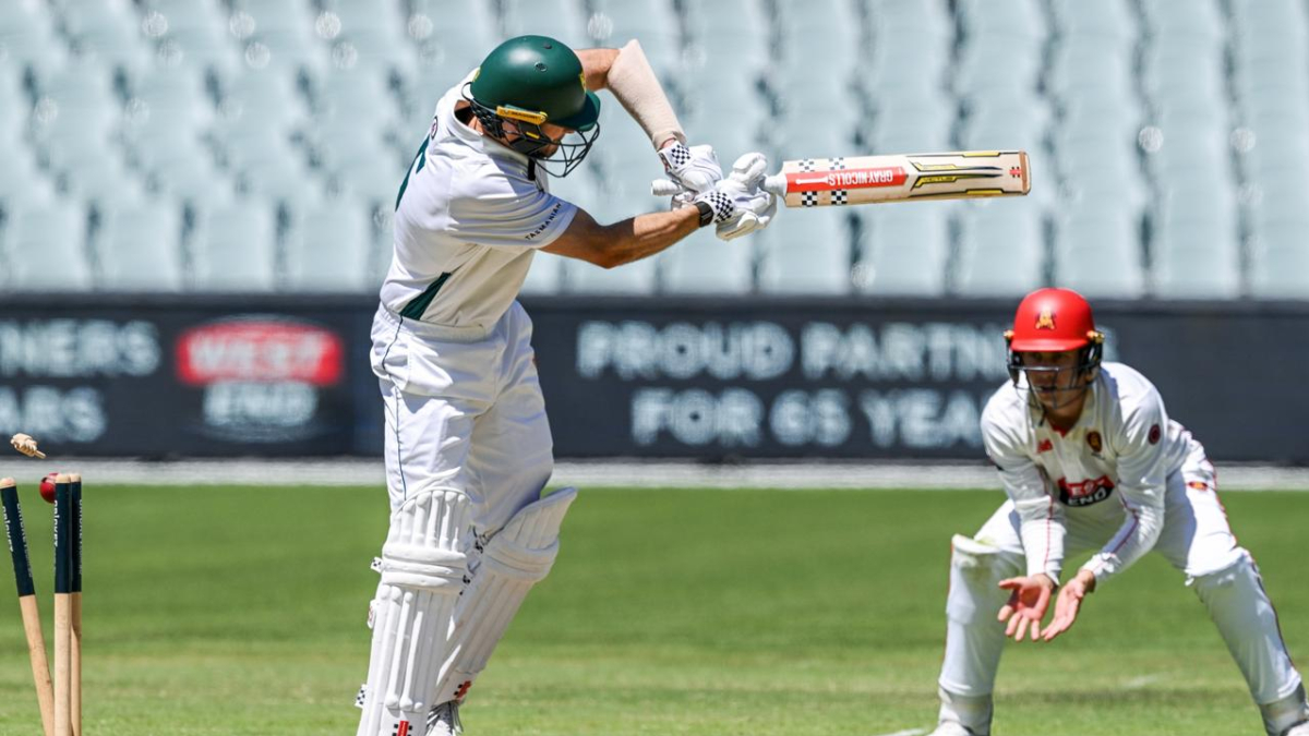 BBL live match report, wicketkeeper injury Big Bash League, Sixers overseas player flop, Sydney Sixers import performance, BBL player injury concern, Big Bash League highlights, Sixers batting struggles, BBL cricket news update, player safety in T20 cricket, BBL season analysis