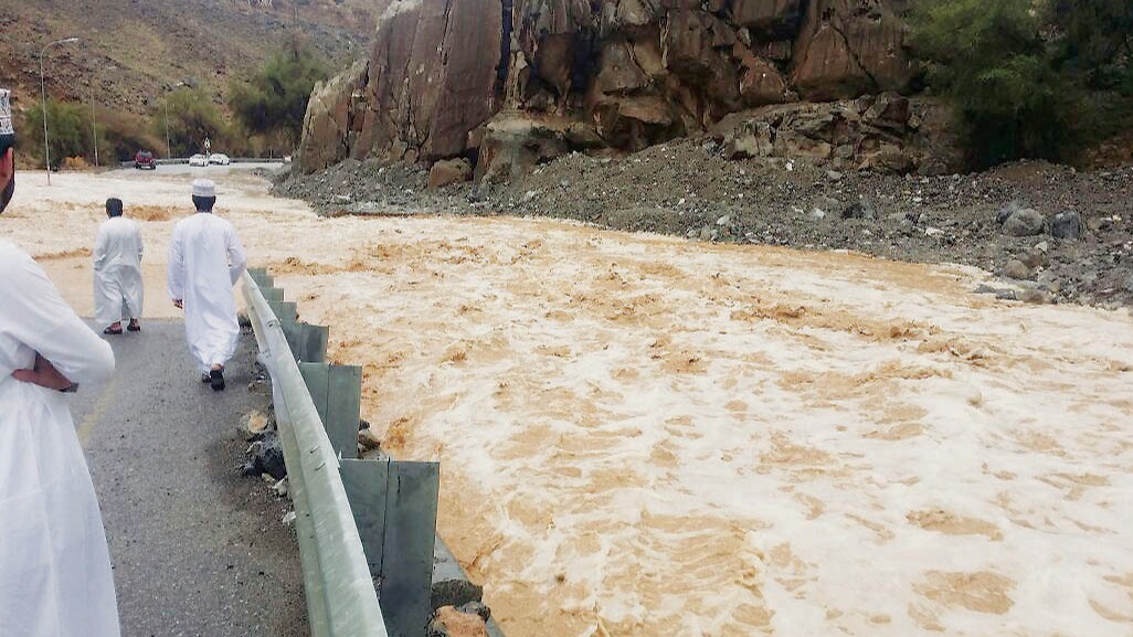 UAE heavy rain warning, flooded wadis safety alert, UAE villagers weather warning, flash flood risk UAE, wadis flooding danger, UAE rain emergency advisory, rural UAE flood precautions, heavy rainfall UAE villages, UAE weather alert update, crossing wadis during rain risk