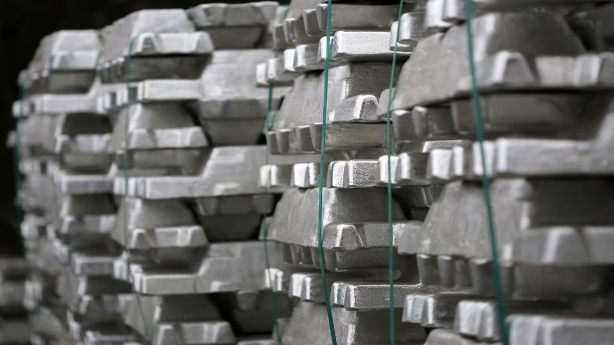 aluminium prices fall, Shanghai Futures Exchange aluminium, SHFE warehouse inventories, aluminium stockpiles China, aluminium market oversupply, base metals prices, China aluminium demand, industrial metals news, aluminium futures Shanghai, global aluminium market outlook
