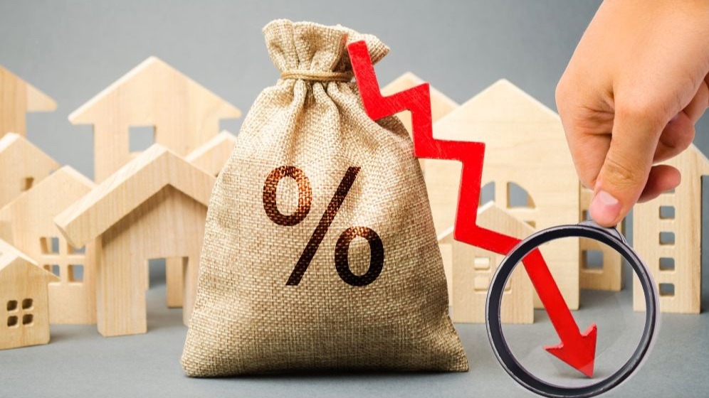 US mortgage rates, mortgage rates 2025 low, US housing market, home loan rates, refinancing news, Federal Reserve interest rates, housing affordability, Treasury yields, mortgage market outlook, real estate finance