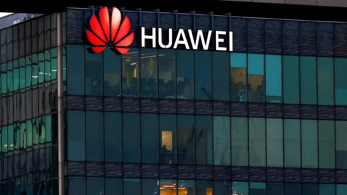 Taiwan export control, Huawei export ban, SMIC export restrictions, Taiwan semiconductor industry, TSMC, China tech tensions, US-China tech war, Taiwan Ministry of Economic Affairs, national security risks, cross-strait relations