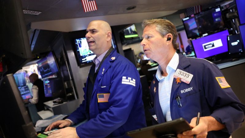 FOMC policy, dollar forecast, Federal Reserve decision, interest rates, inflation outlook, Jerome Powell comments, currency traders, emerging markets, global risks, safe-haven flows