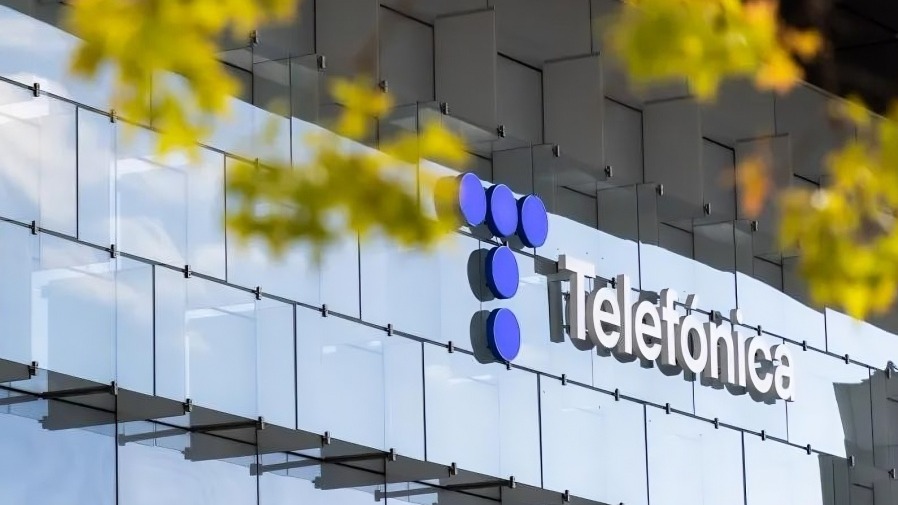 Telefonica, Latin America, leadership change, telecom strategy, digital services, fiber-optic expansion, 5G deployment, regional operations, financial restructuring, strategic partnerships