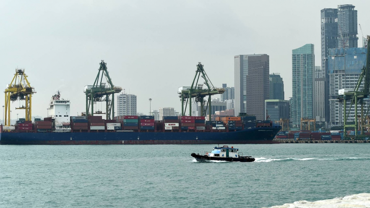 Singapore exports, May 2025 exports, Singapore trade decline, non-oil domestic exports, Singapore electronics exports, exports to China, Singapore trade outlook, semiconductor demand, Enterprise Singapore, global trade slowdown