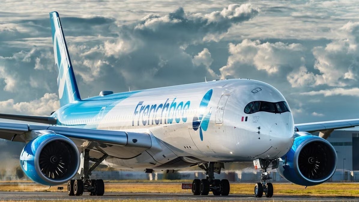 EgyptAir, Airbus A350-900, EgyptAir new aircraft order, EgyptAir fleet expansion, EgyptAir Airbus deal, Airbus A350 features, sustainable aviation, EgyptAir international routes, EgyptAir long-haul flights, EgyptAir 2025 news