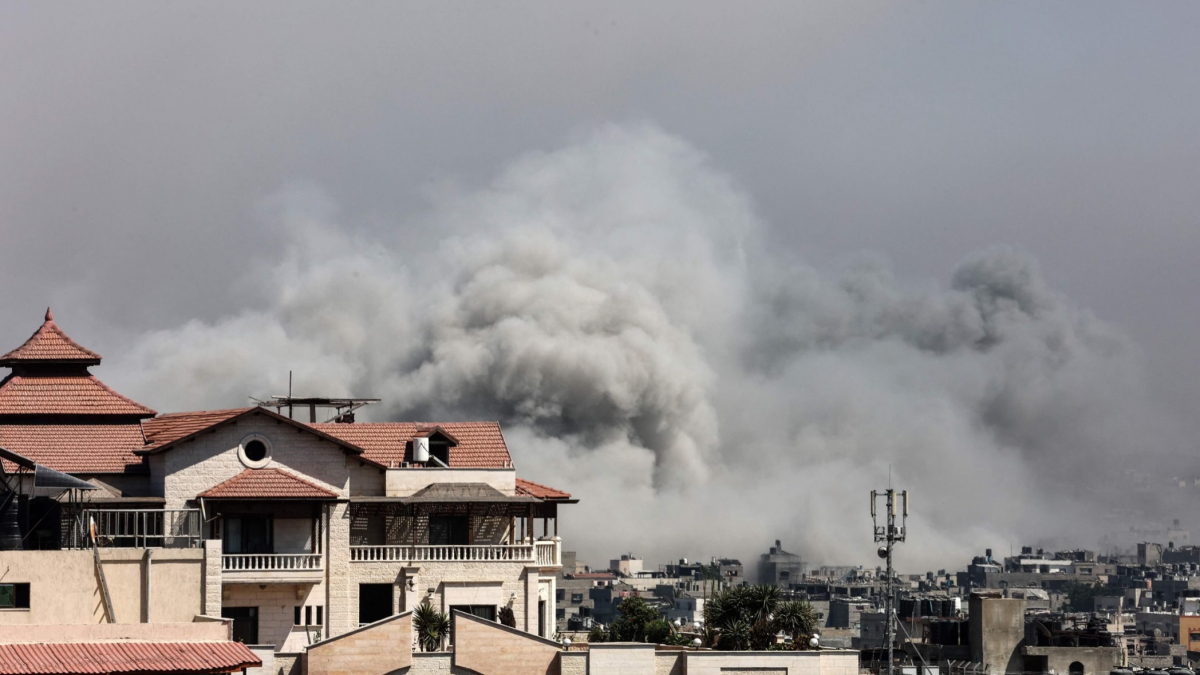 Israel Iran strike, Iranian nuclear facility attack, Israel military operation Iran, Iran Israel tensions, Israeli airstrike nuclear site, Middle East conflict, Iran retaliation threat, nuclear standoff Iran